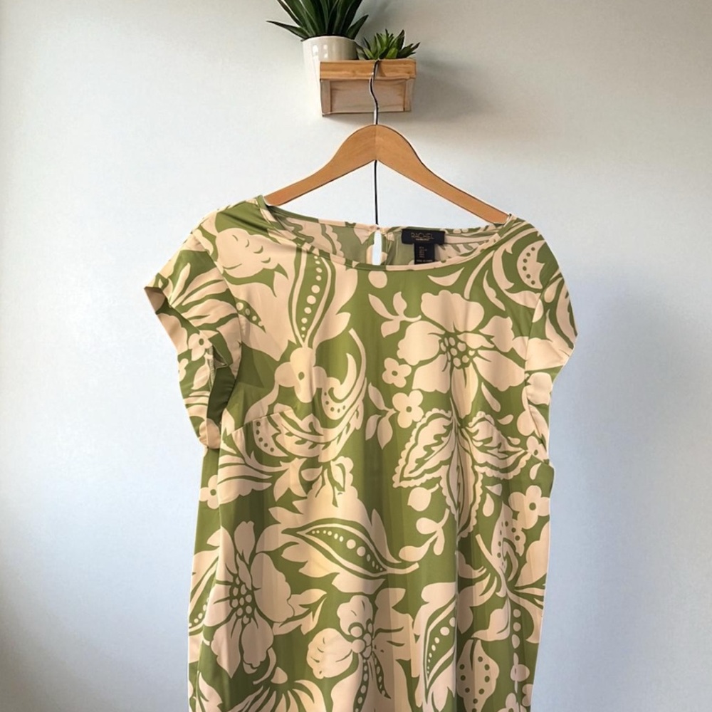 ☘️✨Rachel Roy Green and Cream Cap Sleeve Blouse✨☘️